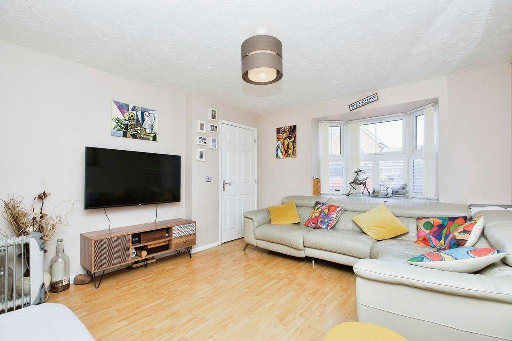 Property photo 3 of 18 Pbox-Img.Jpg