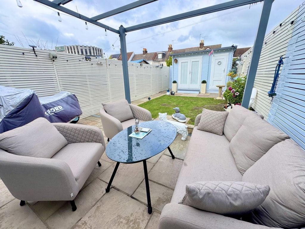 Property photo 2 of 30