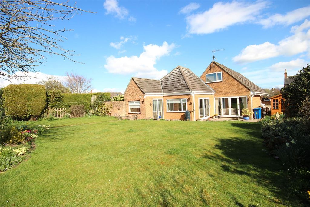 Property photo 3 of 28 Outside