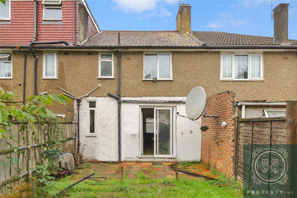 Property photo 1 of 12 External