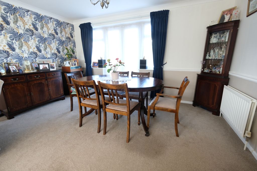 Property photo 3 of 22 Sitting/Dining Room