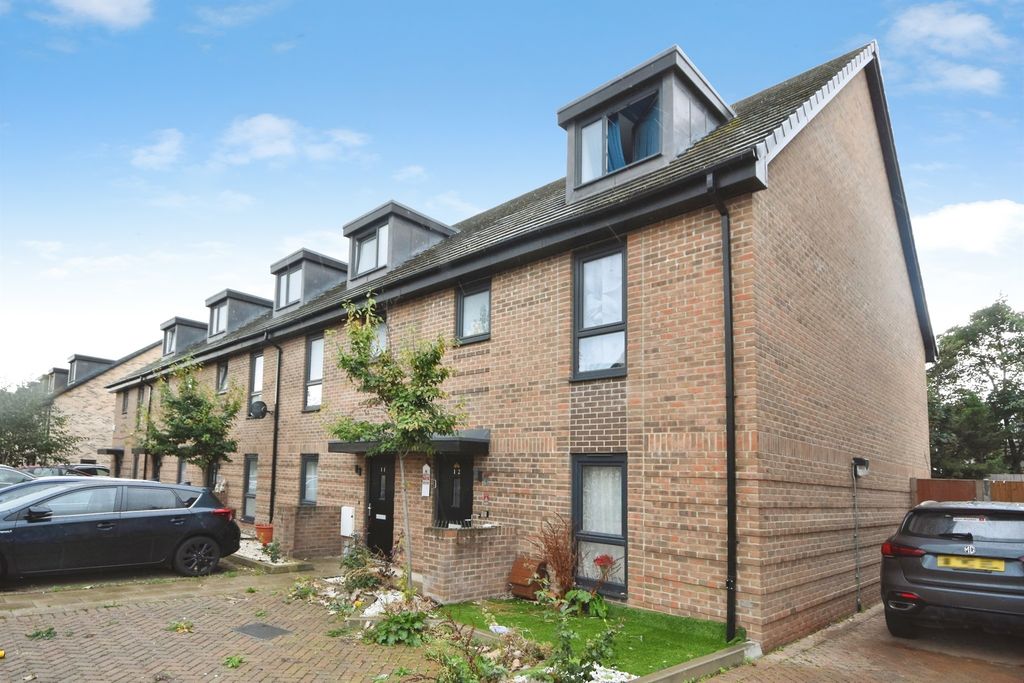 Property photo 1 of 15