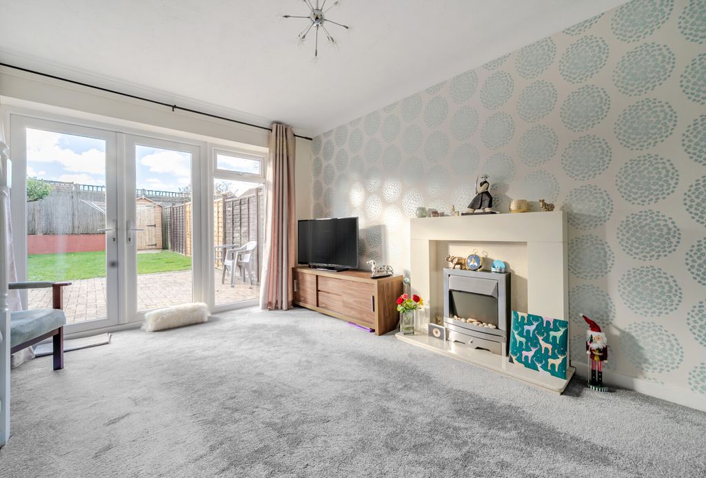 Property photo 3 of 11 1383288-6-691Db55...