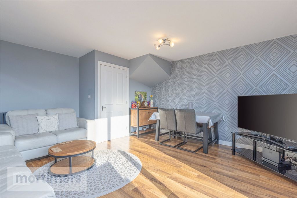 Property photo 2 of 21 Living Room