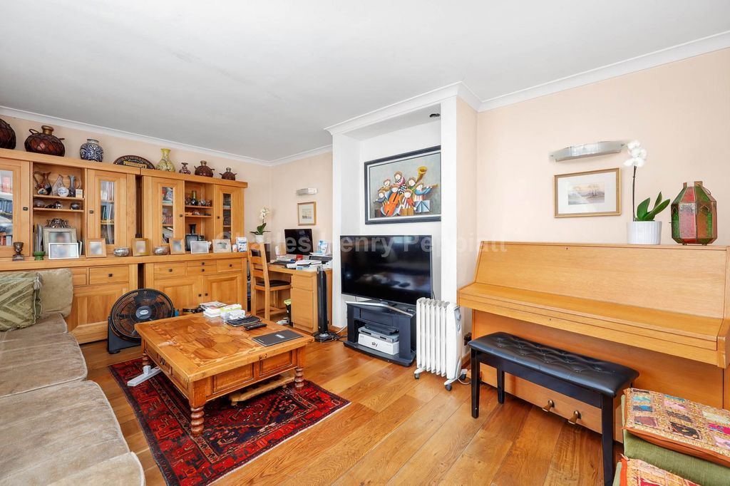 Property photo 2 of 23