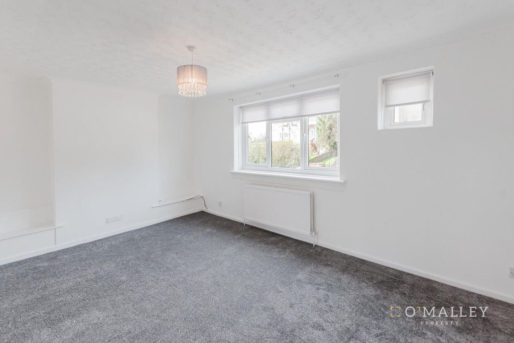 Property photo 2 of 11 Lounge