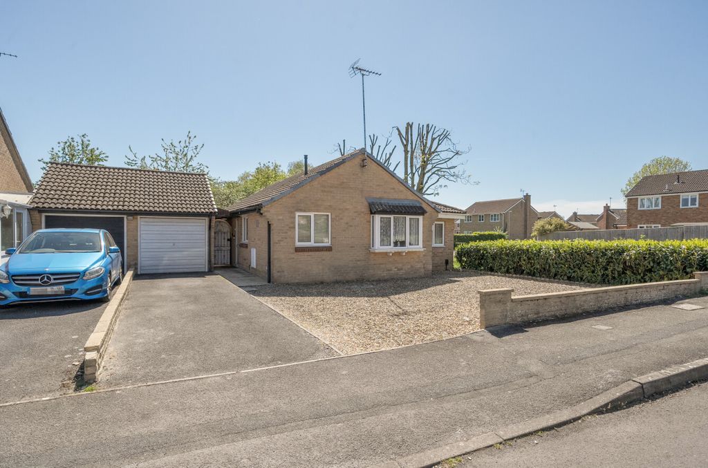 Property photo 1 of 12 145444710