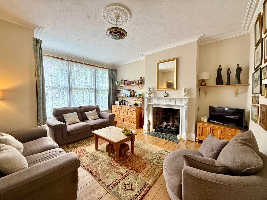 Property photo 2 of 17 Picture No. 15