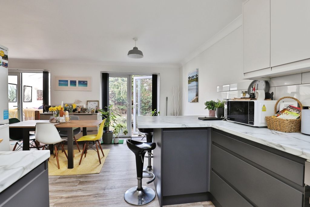 Property photo 2 of 14 Pbox-Img.Jpg