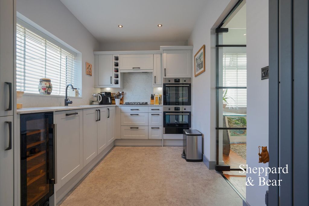 Property photo 2 of 43 Kitchen
