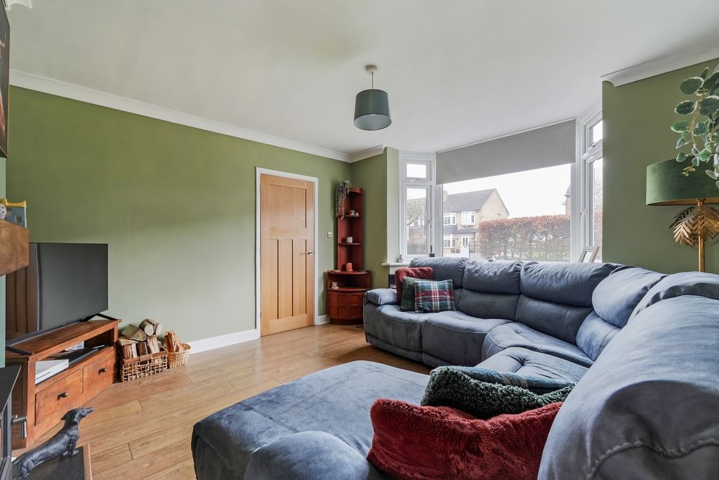 Property photo 2 of 23 Lounge