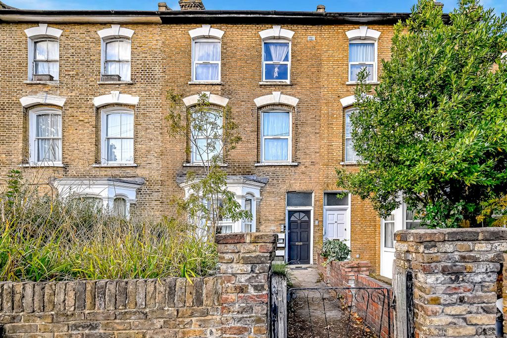 Property photo 1 of 19 0-1