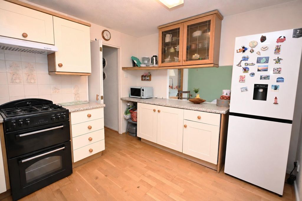 Property photo 3 of 14 Kitchen