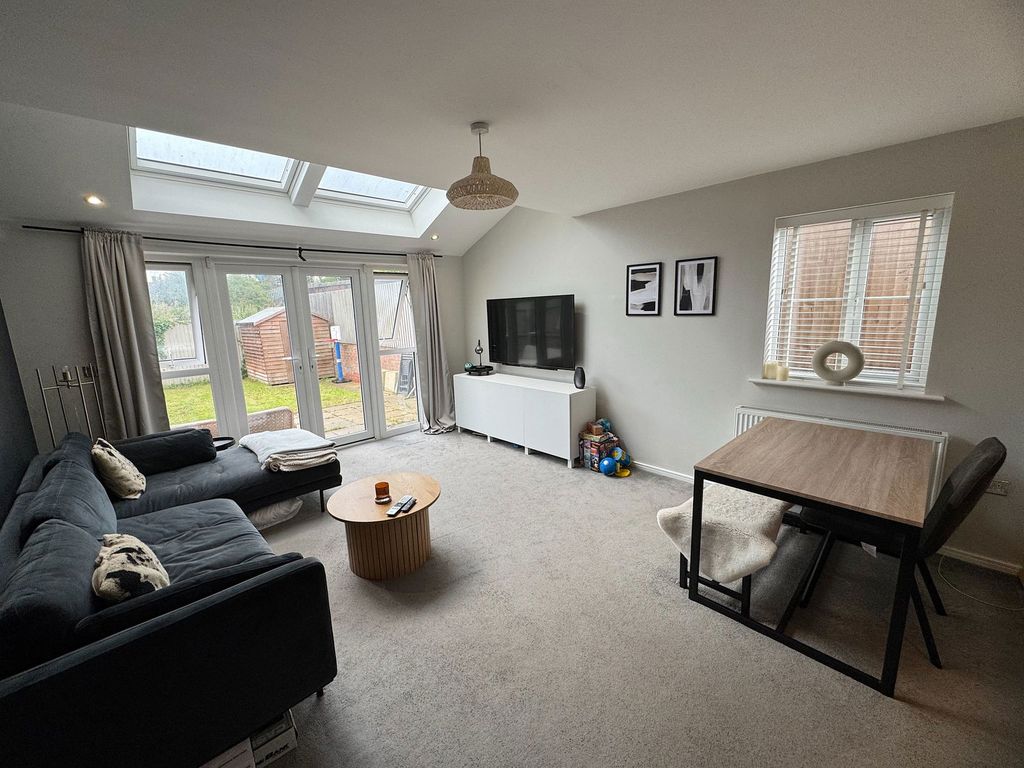 Property photo 2 of 23