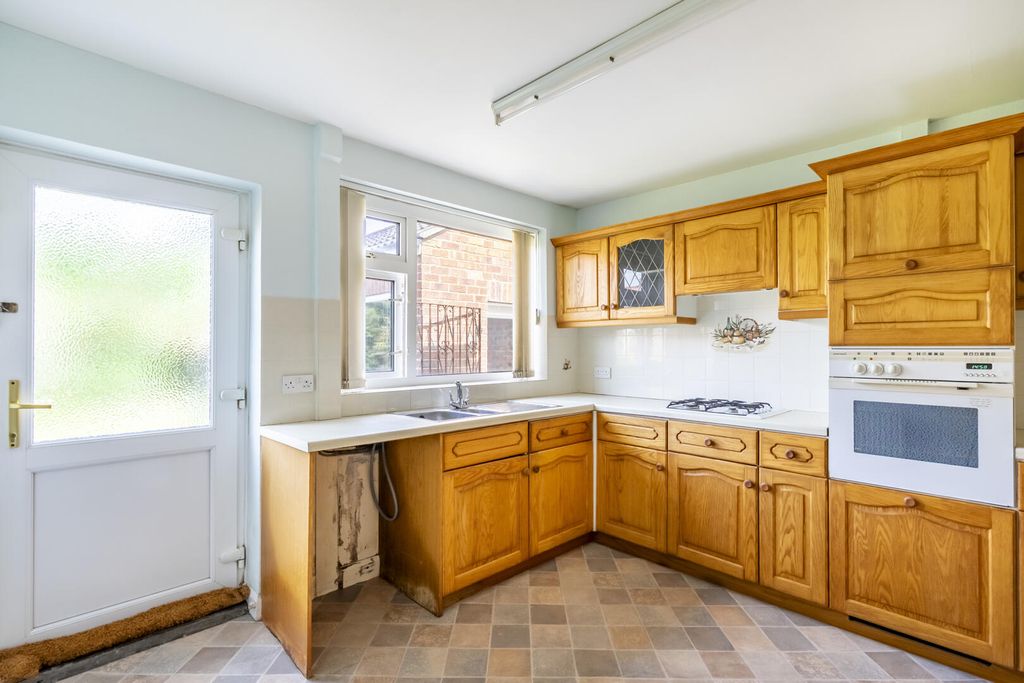 Property photo 3 of 15 Kitchen