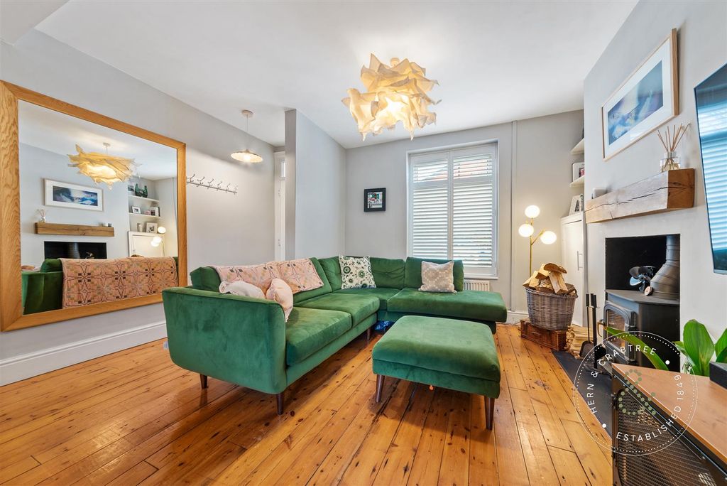 Property photo 3 of 30 Kings-Road-22.Jpg