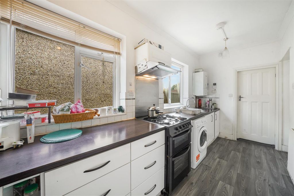 Property photo 3 of 14 156 Rugby Avenue - Fnam1Djmwpm9N8Z3Ssju.Jpg