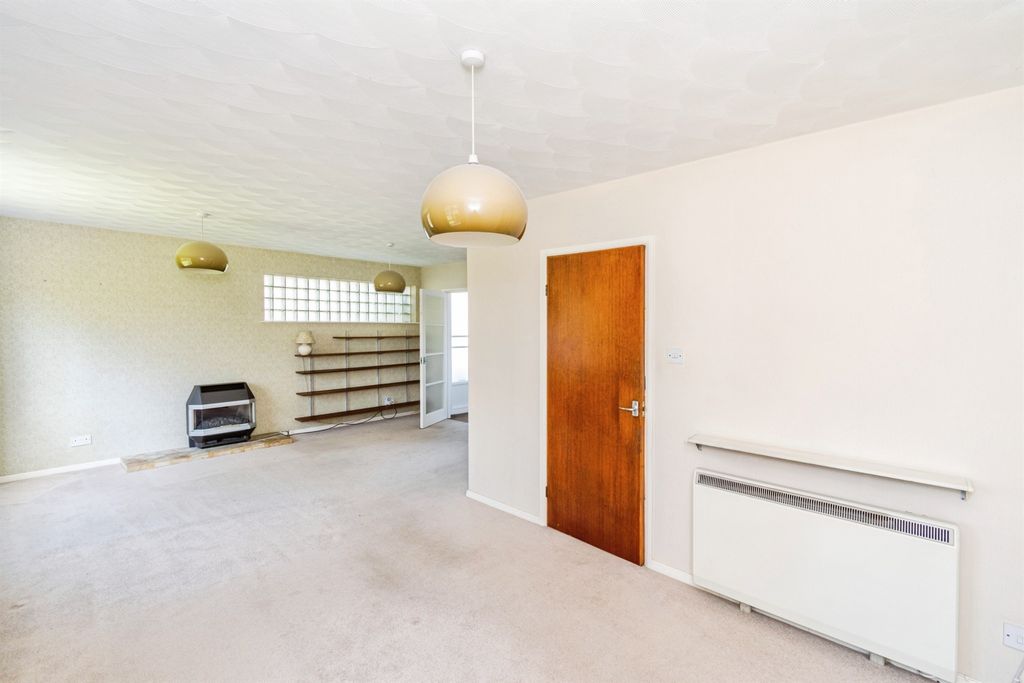 Property photo 3 of 28