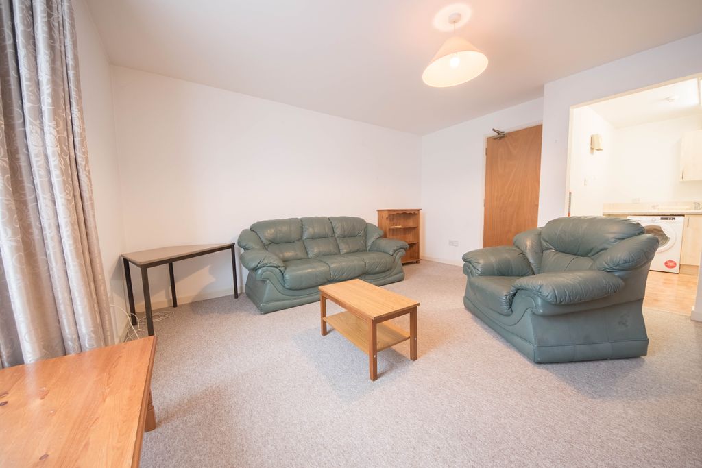 Property photo 2 of 7