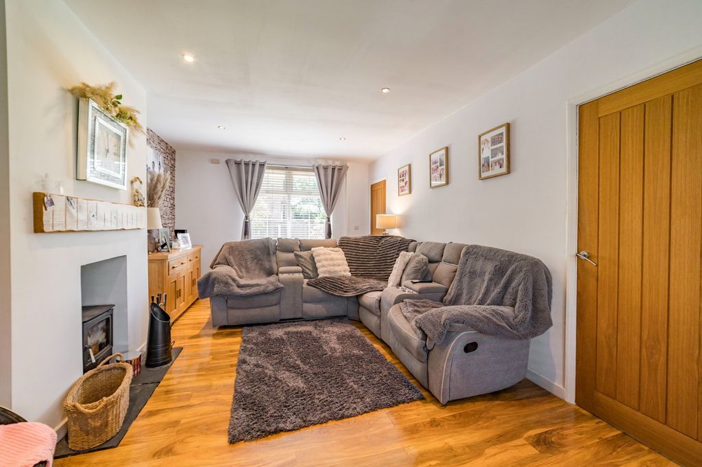 Property photo 2 of 24