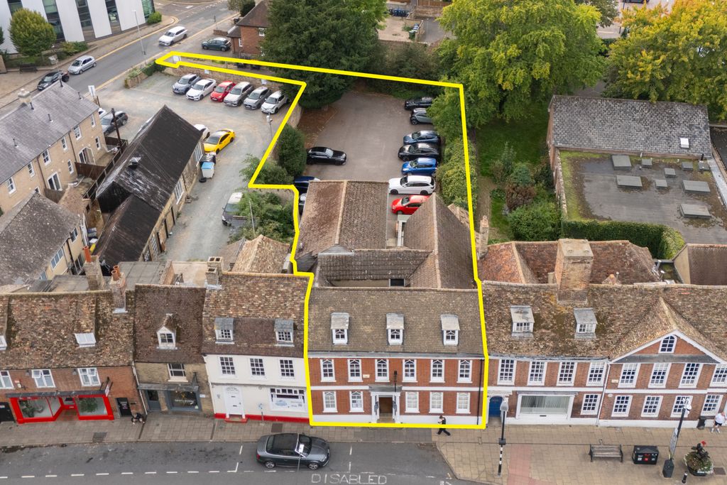 Property photo 1 of 15 28 High Street, Huntingdon, Pe29 3th