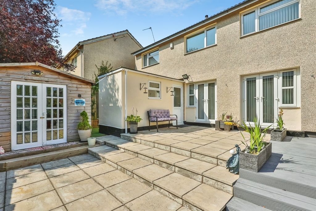 Property photo 1 of 27