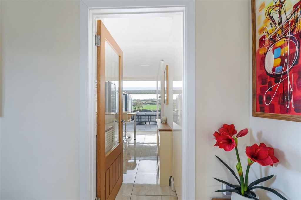 Property photo 3 of 29