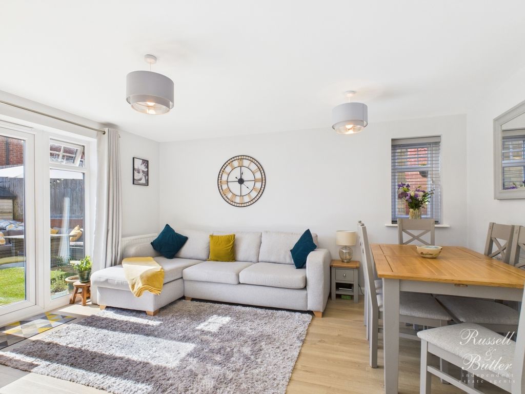 Property photo 2 of 16 Cam01995G0-Pr0281-Still002