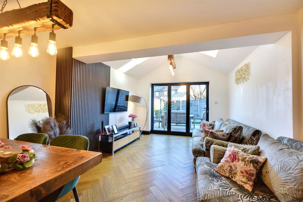 Property photo 2 of 23 Lounge/Dining Room