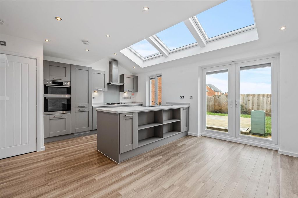 Property photo 2 of 25 Kitchen Diner 1.Jpg