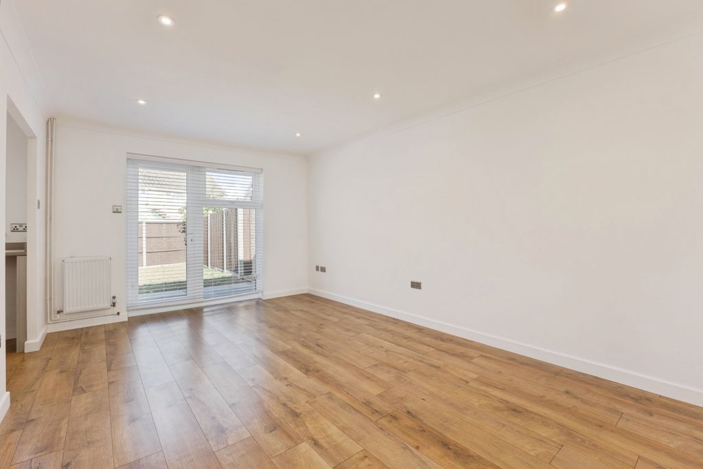 Property photo 2 of 15 Pbox-Img.Jpg
