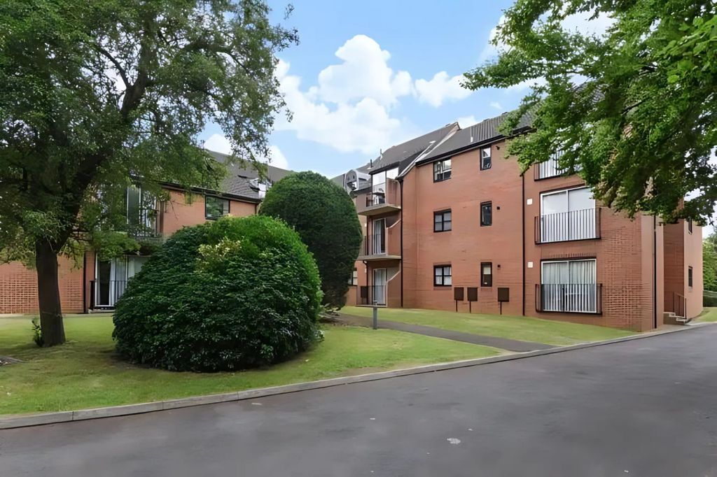 Property photo 1 of 12