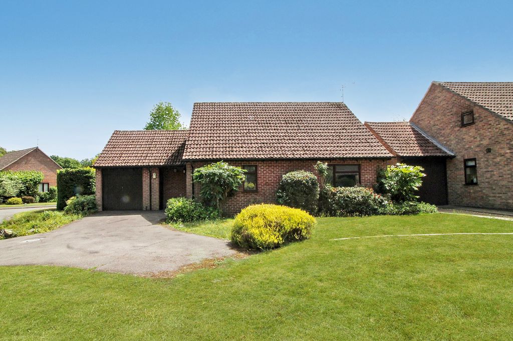 Property photo 1 of 2
