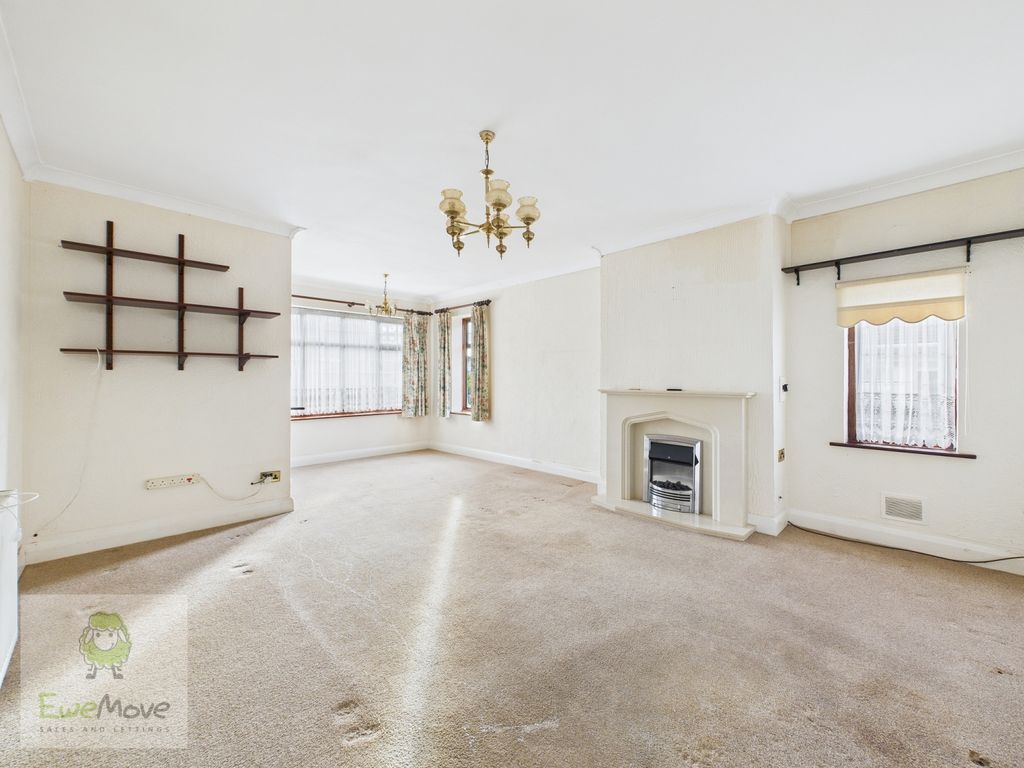 Property photo 3 of 18 Living Dining Room
