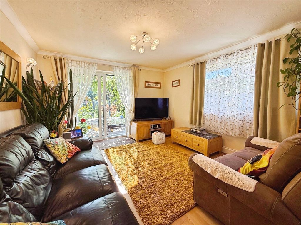 Property photo 3 of 16 Picture No. 13
