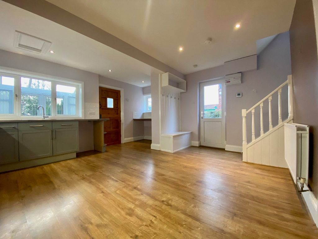 Property photo 3 of 10 Picture No. 12