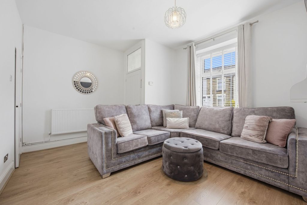 Property photo 3 of 16