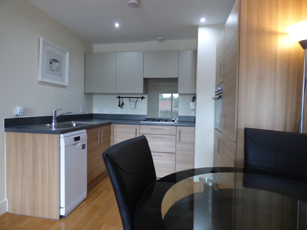 Property photo 2 of 12 22913_Room05Image405