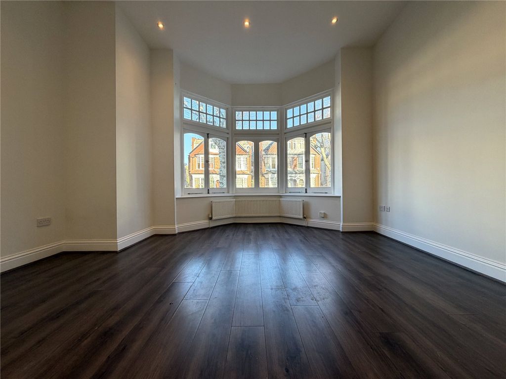 Property photo 1 of 10 Picture No. 02