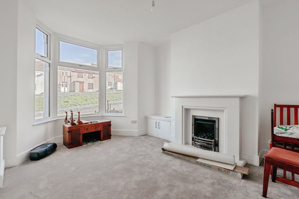 Property photo 2 of 12 Pbox-Img.Jpg