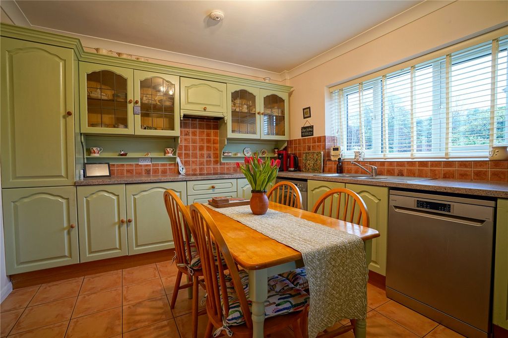 Property photo 3 of 23 Picture No. 10