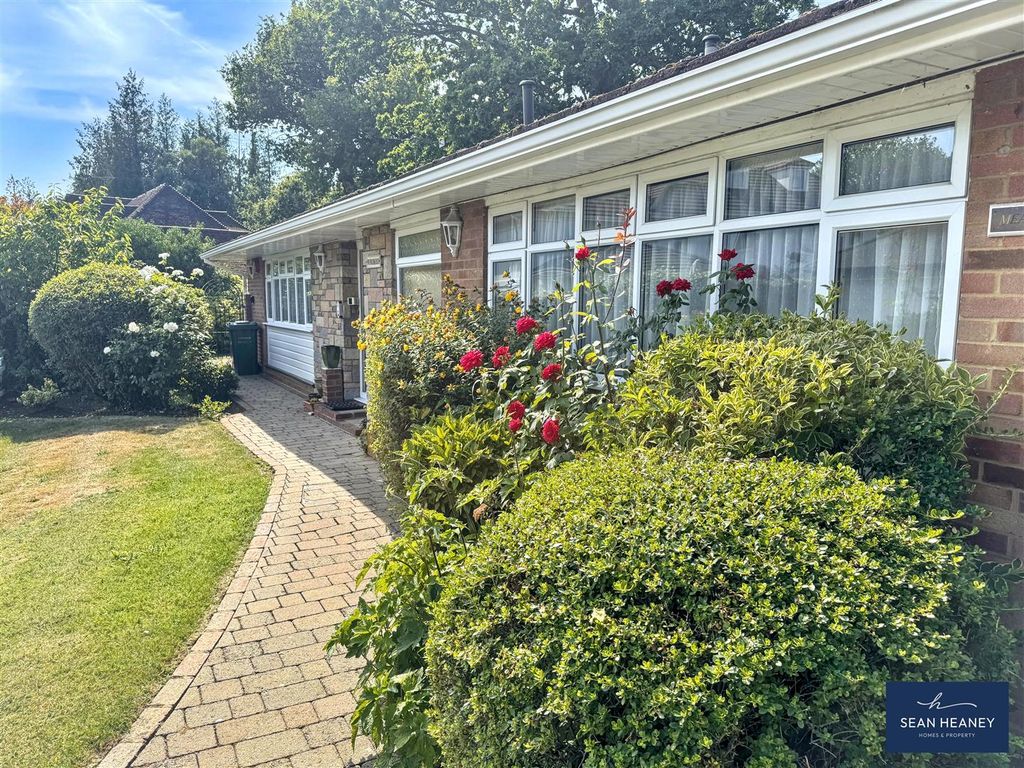Property photo 2 of 27