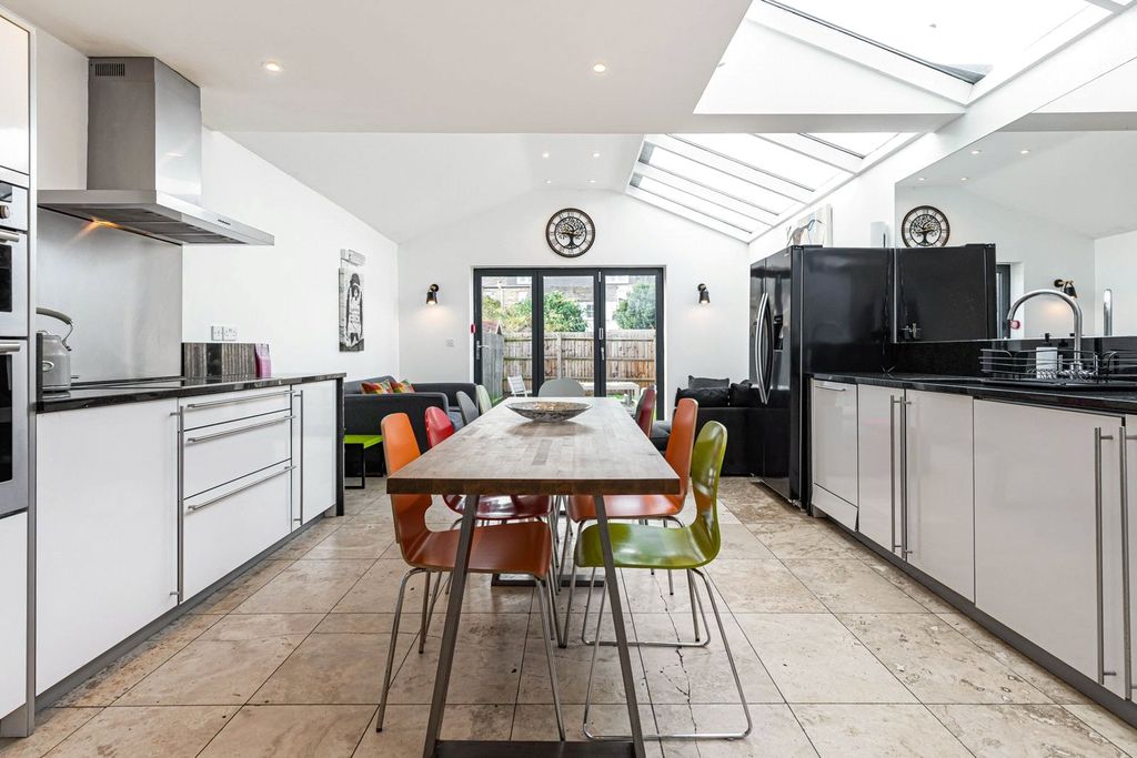 Property photo 2 of 29 Picture No. 48