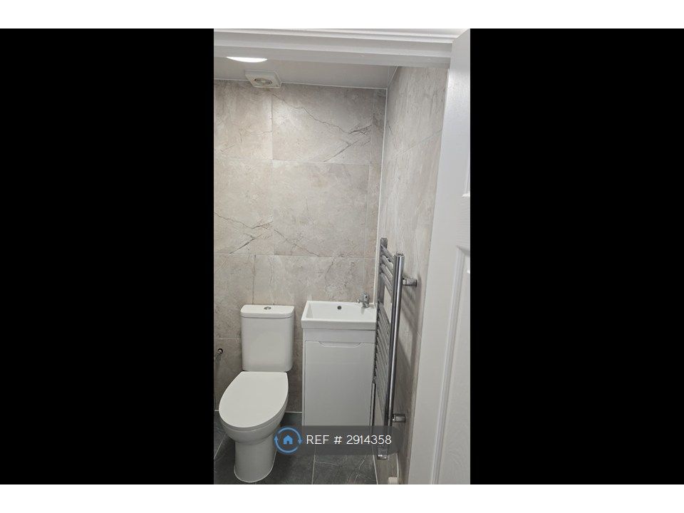 Property photo 3 of 9 Brand New Ensuite