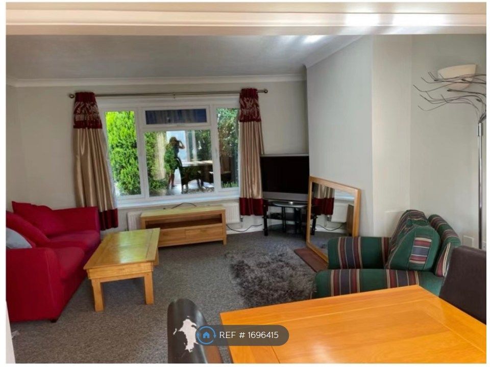 Property photo 2 of 11