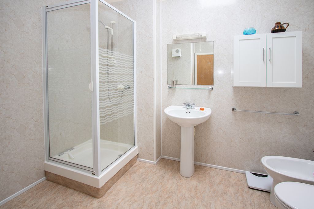 Property photo 2 of 16 Photo 1