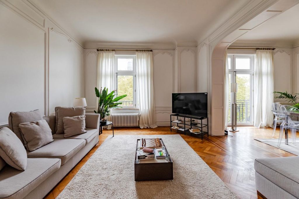 Property photo 2 of 32