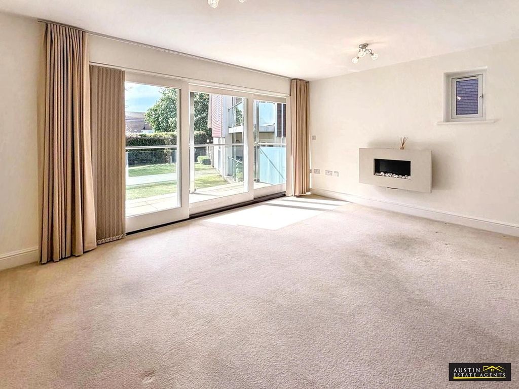 Property photo 2 of 12 Living Room