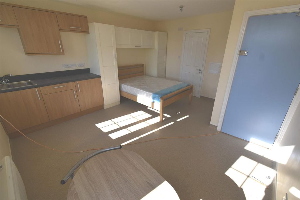 Property photo 2 of 6