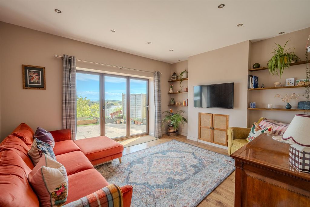 Property photo 1 of 27 3 Hill Top-16.Jpg